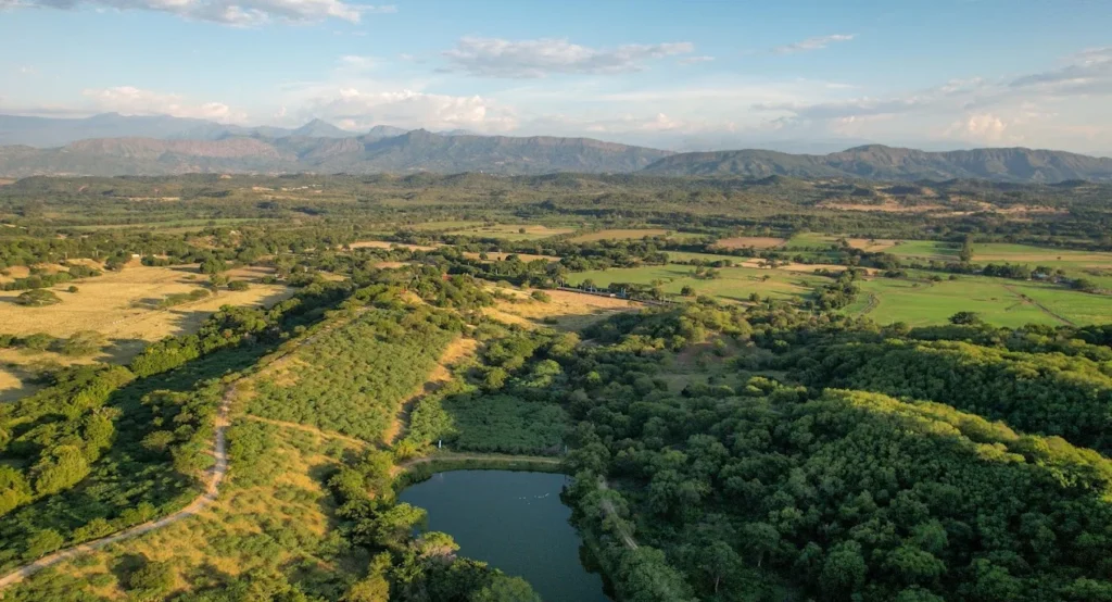 atardecer paisaje lago lotes campestres bogota